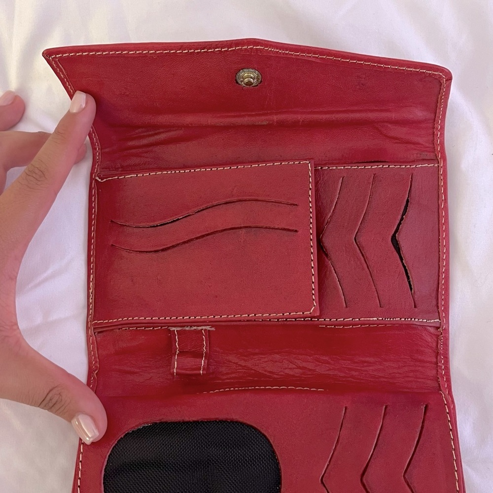 Floral Embossed Leather Wallet - Picture 3 of 5